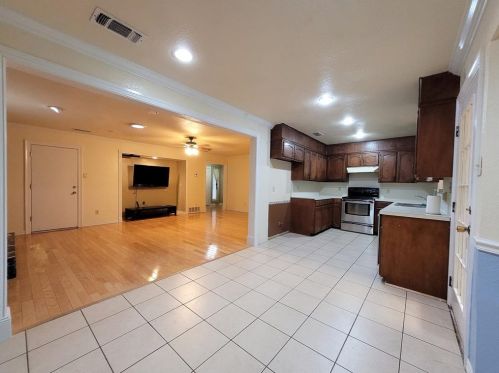 6904 Alexandria Ct, Fort Worth TX  76133-6301 exterior