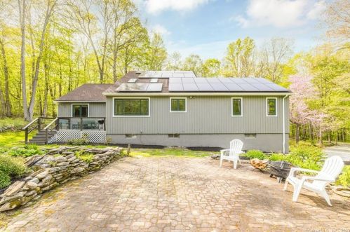511 Tobacco St, Exeter CT  06249-1641 exterior