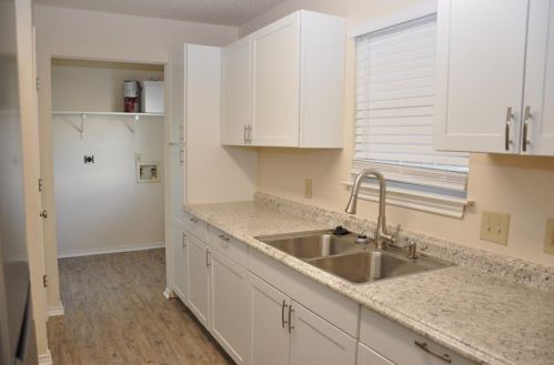 6321 Crumley Ln, Austin TX  78741-2362 exterior