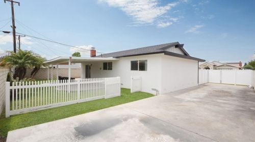 6562 Meath Cir, Huntington Beach CA  92647-3131 exterior