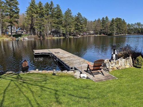 76 Hillcroft Rd, Laconia, NH 03246-1654