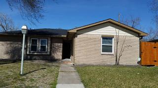 4026 Simsbrook Dr, Houston TX  77045-5628 exterior