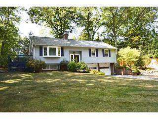 88 Bishop Hill Rd, Providence, RI 02919-2818