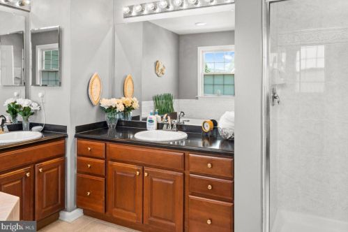 30 St, Trenton NJ 08691-4145 exterior