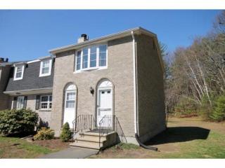141 Fieldstone Dr, Londonderry, NH 03053-2713