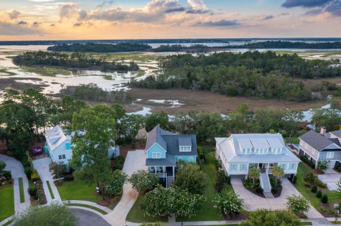 231 Palmetto Blf, Mount Pleasant, SC 29464-8290