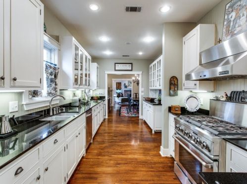 3701 Crestline Rd, Fort Worth TX  76107-3333 exterior