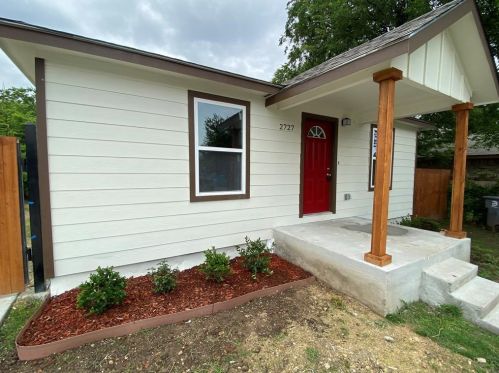 2727 Grafton Ave, Dallas TX  75211-5512 exterior