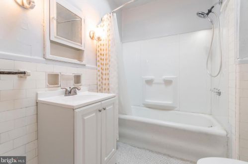 5643 10th St, Philadelphia PA 19148-4403 exterior