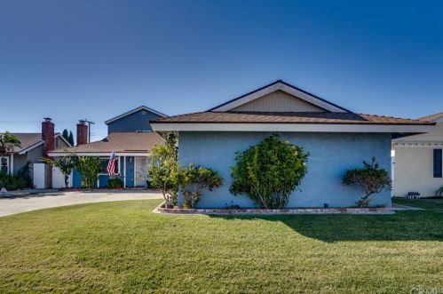 17151 Hague Ln, Huntington Beach, CA 92647-6011