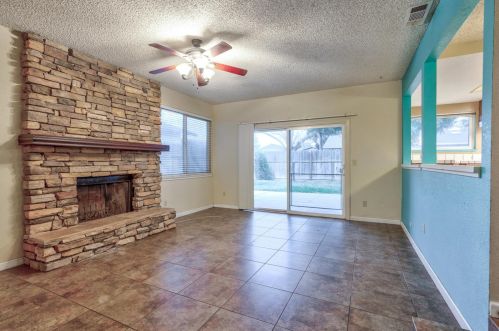 725 Bennington Ave, Turlock CA 95382-0306 exterior