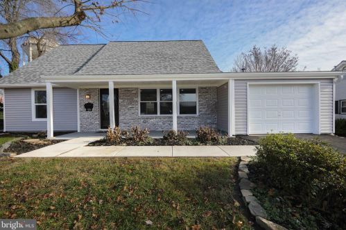 58 Ember Ln, Willingboro, NJ 08046-2422