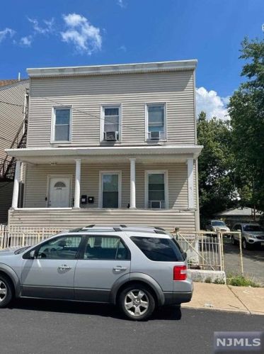 246 Van Blarcom St, Paterson, NJ 07524-1915