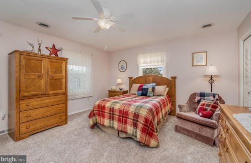 904 Pheasant Dr, Carlisle PA 17013-1255 exterior