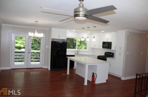 3795 Admiral Dr, Atlanta GA  30341-2223 exterior