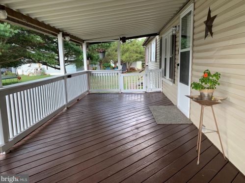 102 Maple Rd, York, PA 17315-3081