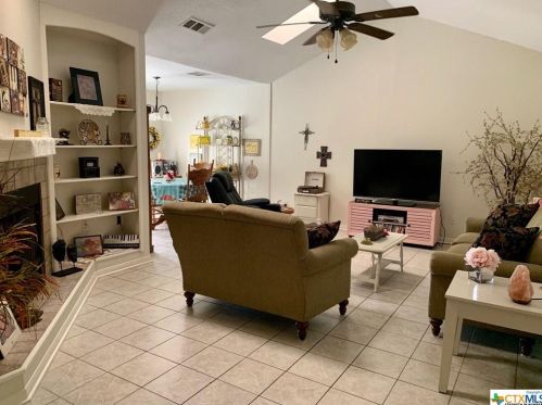 101 Sherwood Dr, Victoria, TX 77901-4759