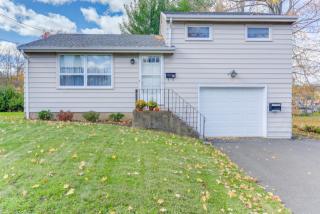 41 Bielefield Rd, Middletown, CT 06457-4217