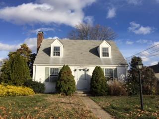 54 Briarcliffe Rd, Cranston, RI 02910-4814