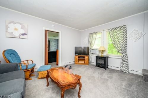 6 Dogwood Ln, Princeton NJ  08540-8439 exterior