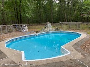 557 Ollie Burke Rd, Jackson Twp, NJ 08527-3542