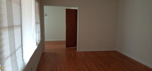2393 Lilla Cir, Atlanta, GA 30310-1000