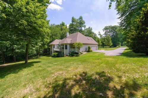 53 Crystal Ridge Dr, Ellington CT  06029-3052 exterior