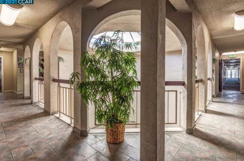 1699 Laguna St, Concord CA  94520-2976 exterior