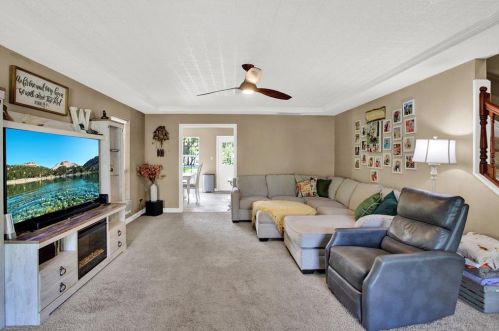 411 County Road 28, Angleton TX 77515-9420 exterior