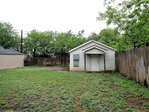 3605 Travis Ave, Fort Worth TX  76110-5230 exterior