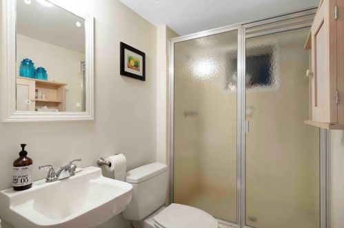 4247 Harrogate Dr, Atlanta GA  30327-3624 exterior