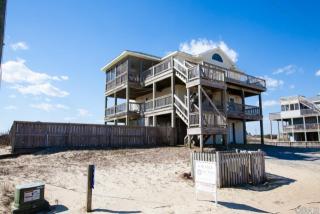 1956 Sandfiddler Rd, Corolla, NC 27927-9351