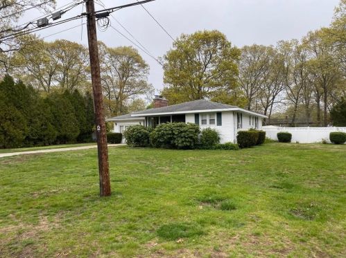 150 Spring Grove Ave, Warwick, RI 02889-8722