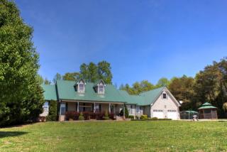 342 Red Oak Ln, Ravenscroft, TN 38583-6578