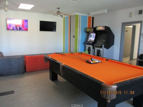 21851 Newland St, Huntington Beach CA  92646-7602 exterior