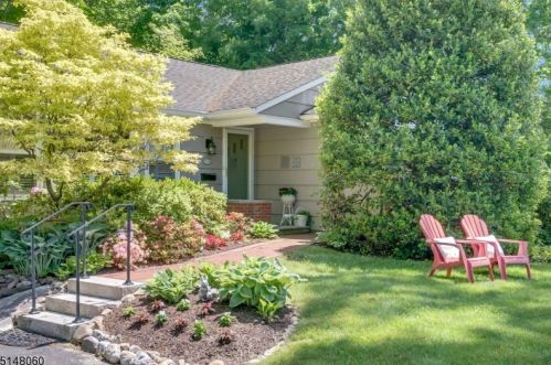 5 Glen Rd, Mountain Lakes, NJ 07046-1101