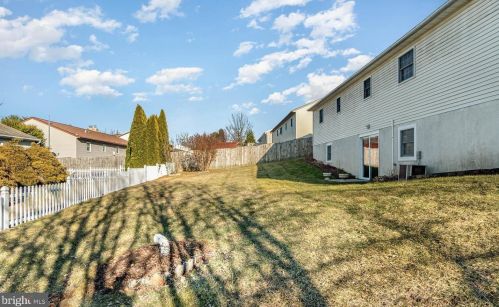 62 Lion Dr, Hanover PA  17331-3847 exterior