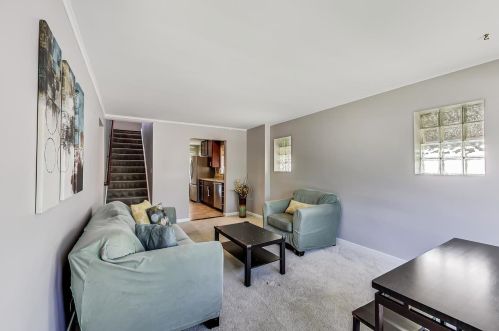 7049 Keeney St, Niles IL  60714-3037 exterior