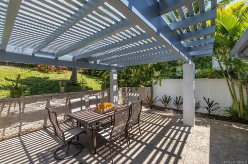 1213 Kaeleku St, Honolulu HI  96825-3005 exterior