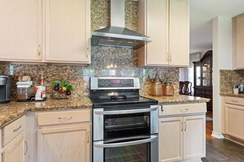 11200 Chatam Berry Ln, Austin TX  78748-3935 exterior