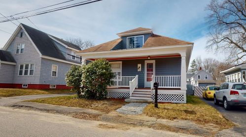 29 Forest St, Lewiston, ME 04240-5521