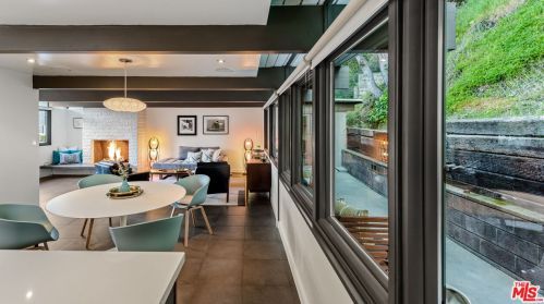 2430 Bywood Dr, Glendale CA  91206-4703 exterior