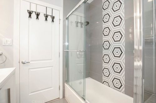 3521 Encinal Ave, Glendale CA 91214-2415 exterior