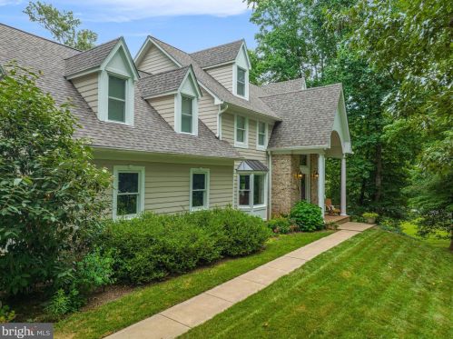3169 Mary Etta Ln, Herndon, VA 20171-1629