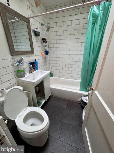 6829 Horrocks St, Philadelphia PA  19149-2213 exterior