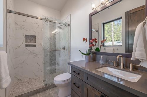 11861 Bottcher Loop, Truckee CA  96161-2793 exterior