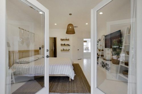 3314 Far View Dr, Austin TX  78730-3303 exterior