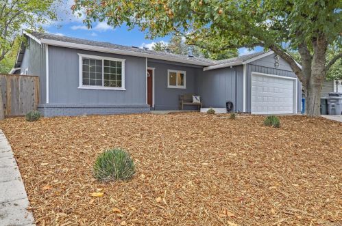 173 Novato Dr, Vacaville, CA 95688-2322