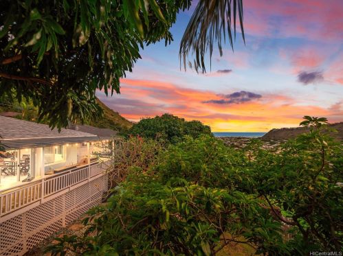 866 Leighton St, Honolulu, HI 96821-1751