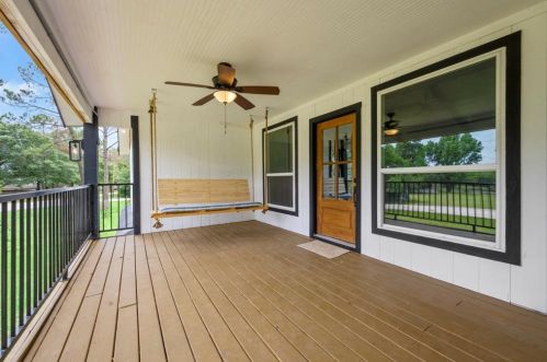 302 Brk Holw Dr, Conroe TX  77385-9107 exterior